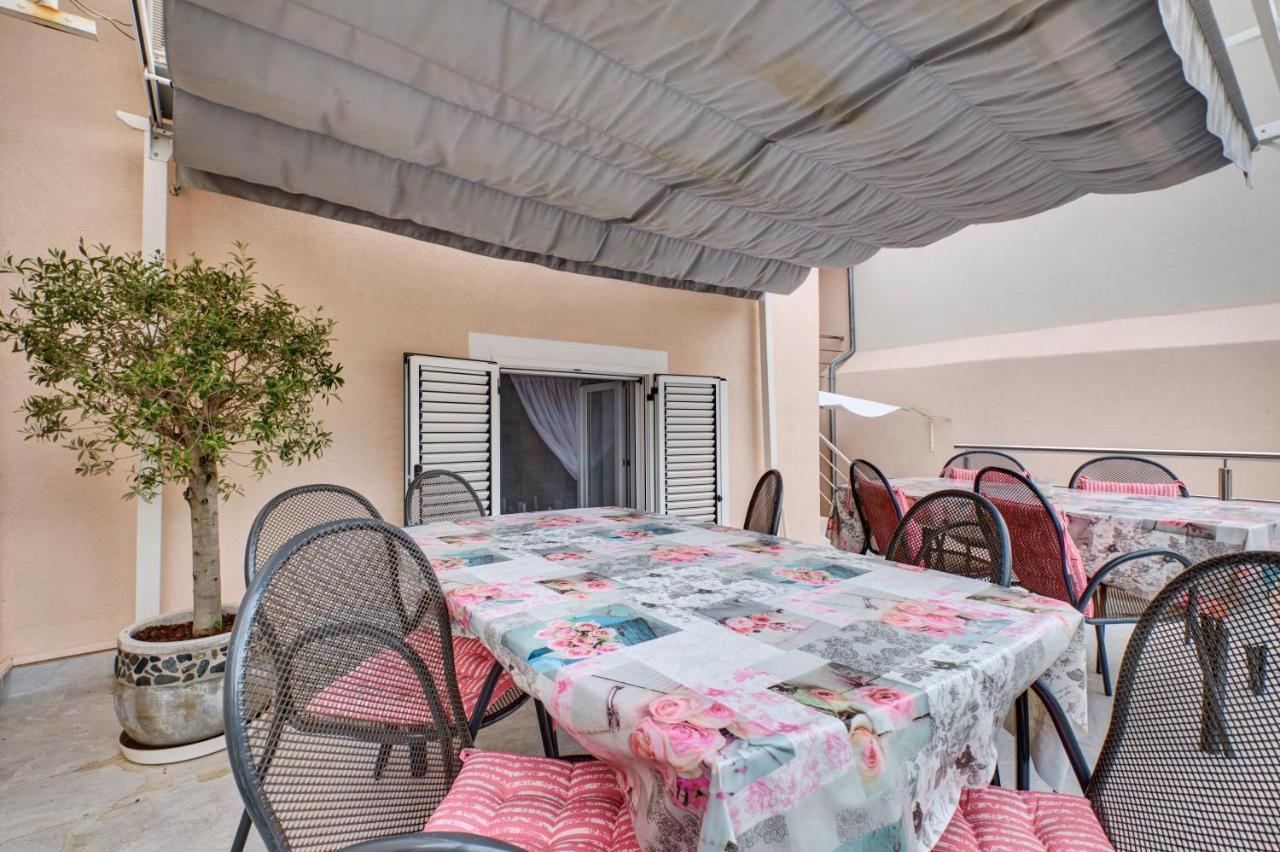 Apartments Ljubica Veli Losinj Luaran gambar