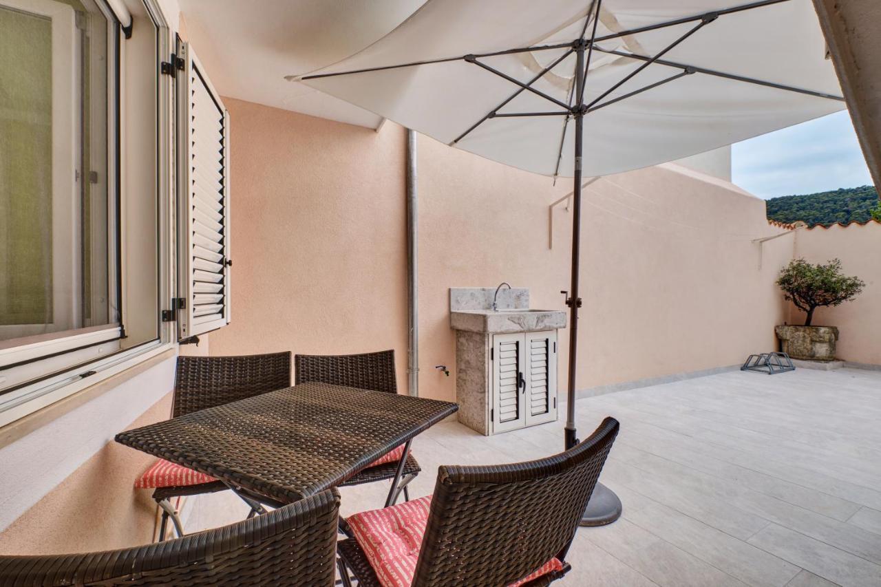 Apartments Ljubica Veli Losinj Luaran gambar